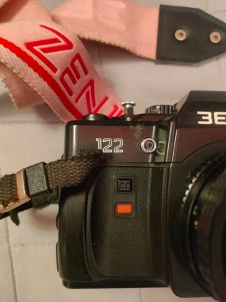 Cámara Zenit 122 con objetivo Zenitar-M 28mm
