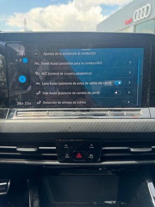 VW Golf R-Line 1.5 eTSi 150cv automatico