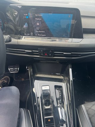 VW Golf R-Line 1.5 eTSi 150cv automatico
