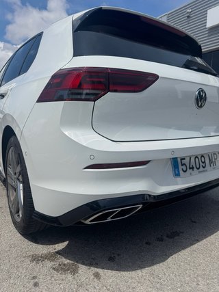 VW Golf R-Line 1.5 eTSi 150cv automatico
