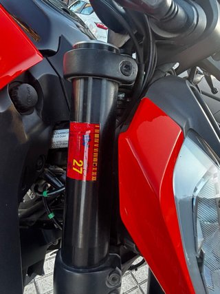 KTM Duke 125cc Negra y Roja 4.600 KM