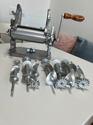 Máquina tortilladora manual con moldes