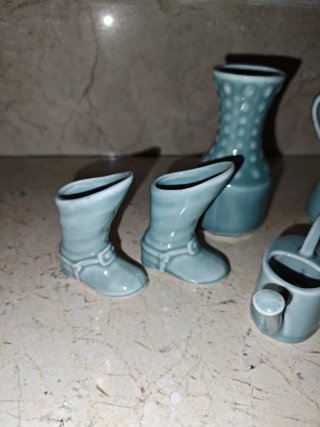 Figuras decorativas de cerámica azul