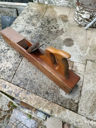 Cepillo carpintero de madera