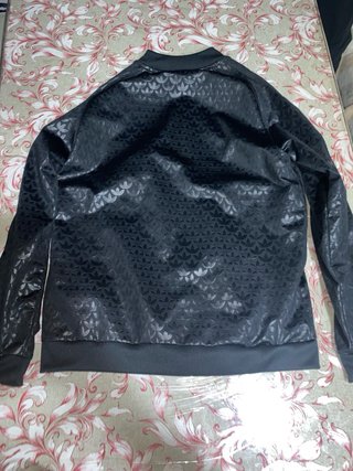 Chándal Adidas negro y dorado Talla 13-14