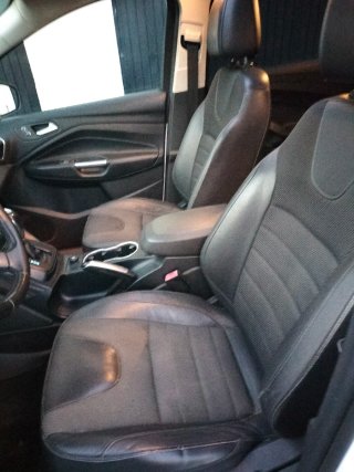 FORD KUGA TITANIUM.(CAJA DE CAMBIOS AVERIADA ).