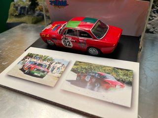 Alfa Romeo Giulia Sprint Team Slot Scalextric