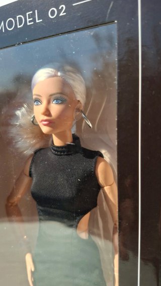 Barbie Basics Model 02