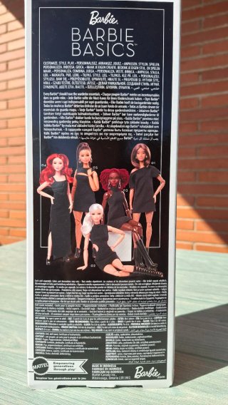 Barbie Basics Model 02