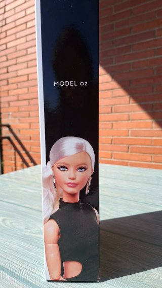 Barbie Basics Model 02