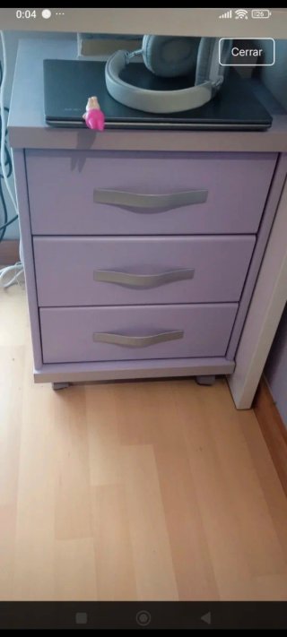 Cajonera de escritorio morada y plateada