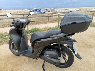 Honda SH125i ABS SPORT Top Box 2024 – 2.000 km