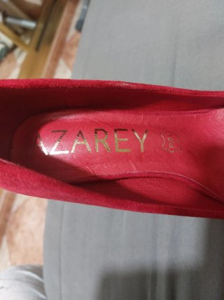 Zapatos de tacón rojos