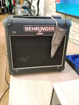 Guitarra Eléctrica Ibanez Gio GRX70 con amplificad