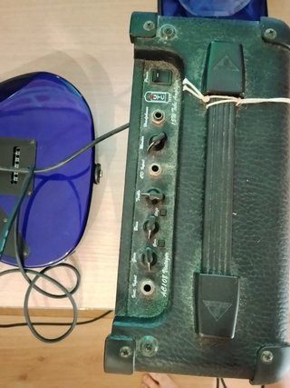Guitarra Eléctrica Ibanez Gio GRX70 con amplificad