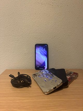 iPhone 11 64GB + Accesorios