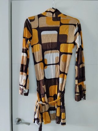 Vestido estampado marrón y amarillo