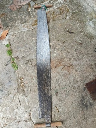 Serrucho de dos mangos