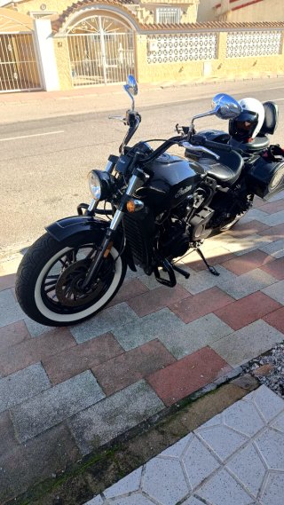 Indian Scout Sixty Negra