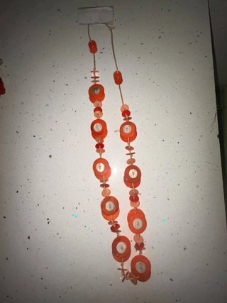 Diferentes collares a 5€ cada uno