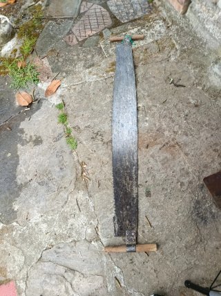 Serrucho de dos mangos