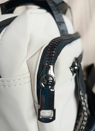 Bolso Bandolera Nylon Suave Blanco Roto y Negro
