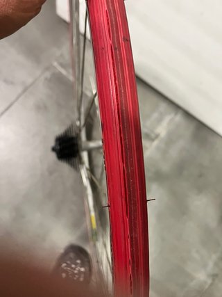 Rueda llanta Mavic con neumático de rodillo y piña