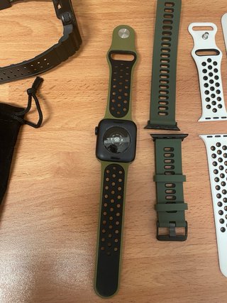Apple Watch SE (2022) Negro con Correas