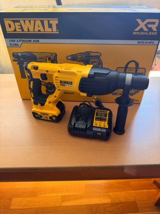 Taladro percutor DeWalt DCK304P2 XR