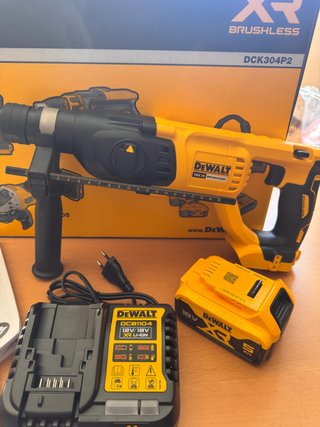 Taladro percutor DeWalt DCK304P2 XR