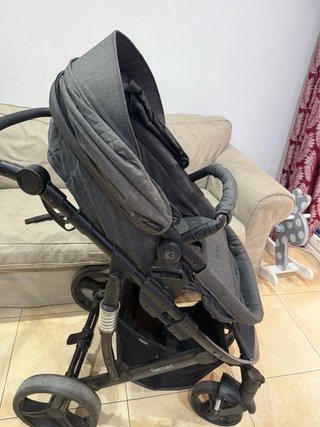 Cochecito y silla de coche gris