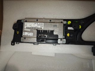 Pantalla y marco original Audi Q7 4L