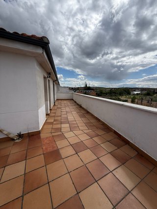 Atico con amplia terraza y vistas a la catedral