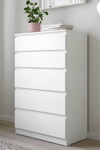 Cajonera blanca de madera