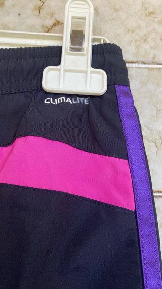 Pantalón Adidas negro y rosa