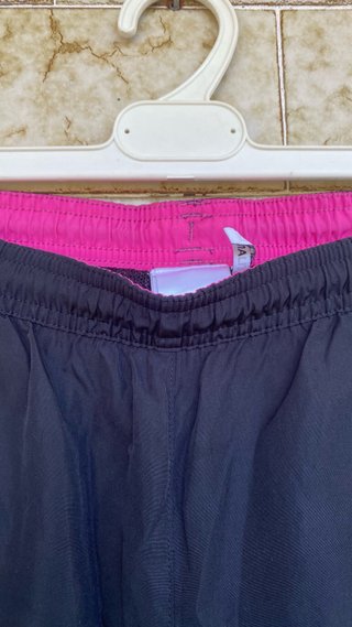 Pantalón Adidas negro y rosa