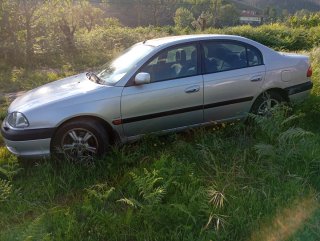 Toyota Avensis 2001