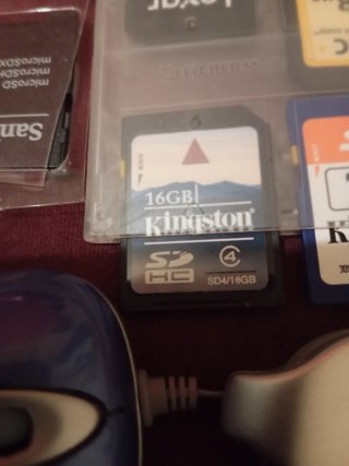 Lote Tarjetas Memoria SD/MicroSD y 2 Ratones