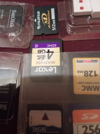 Lote Tarjetas Memoria SD/MicroSD y 2 Ratones