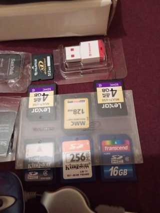 Lote Tarjetas Memoria SD/MicroSD y 2 Ratones