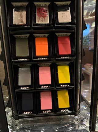 Collezione di accendini Zippo