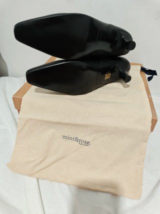 Botines negros de tacón