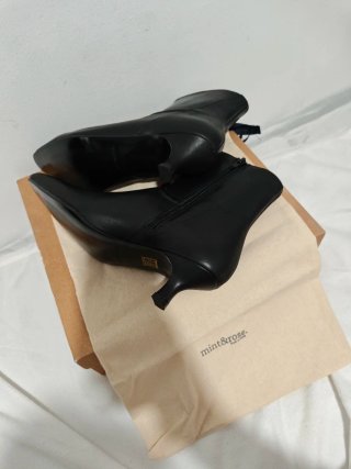Botines negros de tacón