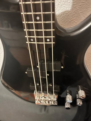 Bajo Eléctrico Ibanez Negro