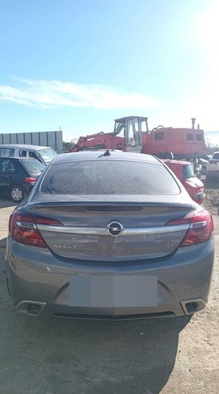 Opel 104612 f005e10470 colector admisión insignia