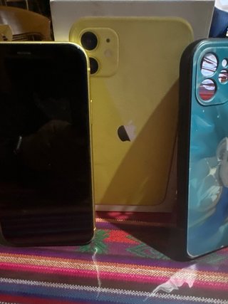 iPhone 11 128 GB Amarillo
