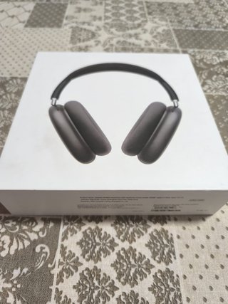 Apple AirPods Max Space Gray