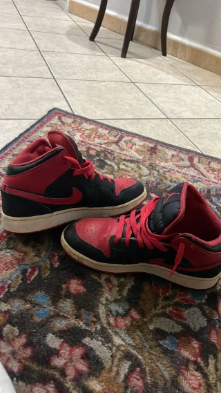 Scarpe Nike Jordan Mid Rosse e Nere