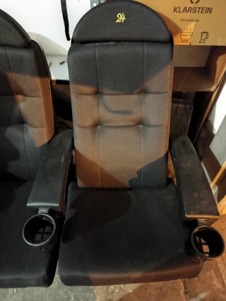 Butaca doble cine con detalles dorados. Autenticas