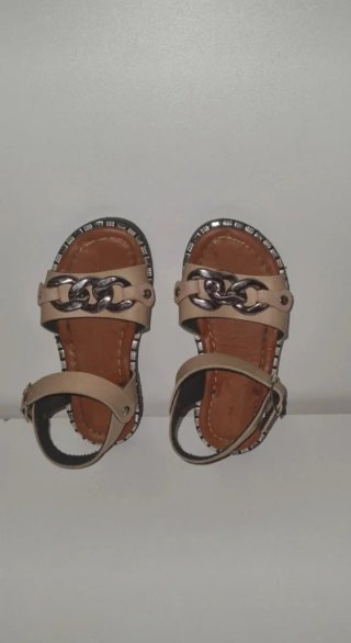 Sandalias niña beige cadena Talla 24